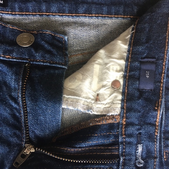 GAP Mid-Rise Jean Shorts - US25 - Picture 5 of 6